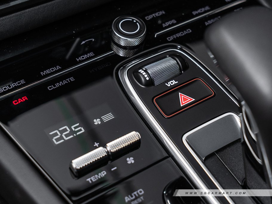https://i.i-sgcm.com/new_cars/cars/12558/12558_g109