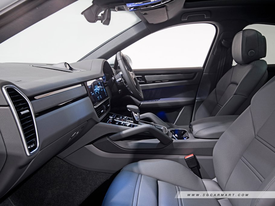 https://i.i-sgcm.com/new_cars/cars/12558/12558_g11