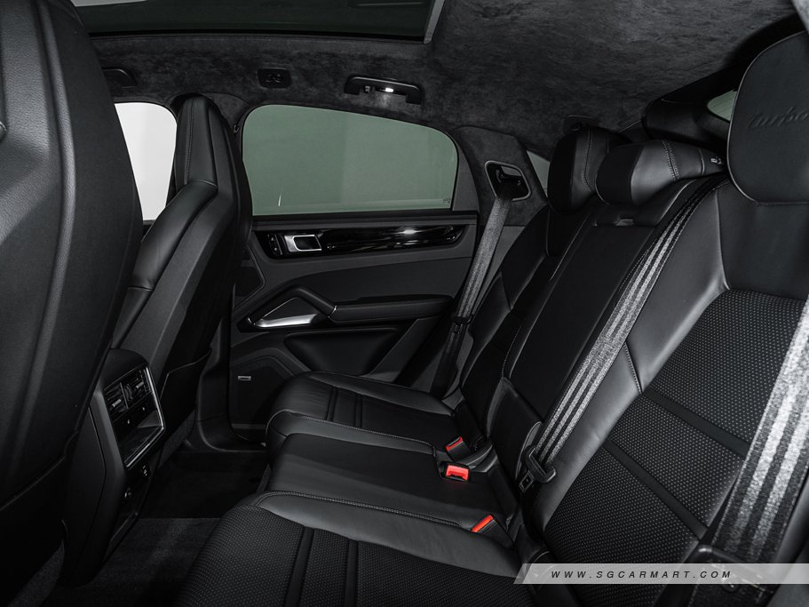 https://i.i-sgcm.com/new_cars/cars/12558/12558_g124
