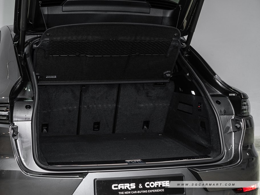 https://i.i-sgcm.com/new_cars/cars/12558/12558_g125