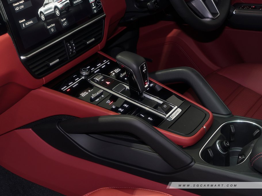 https://i.i-sgcm.com/new_cars/cars/12558/12558_g156