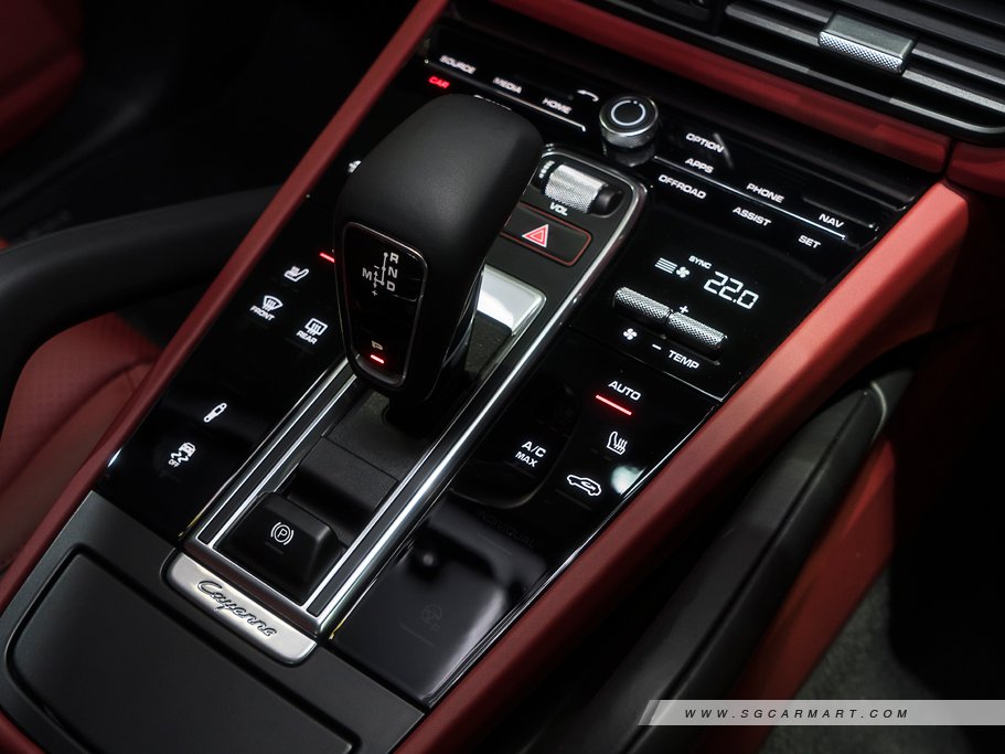 https://i.i-sgcm.com/new_cars/cars/12558/12558_g157