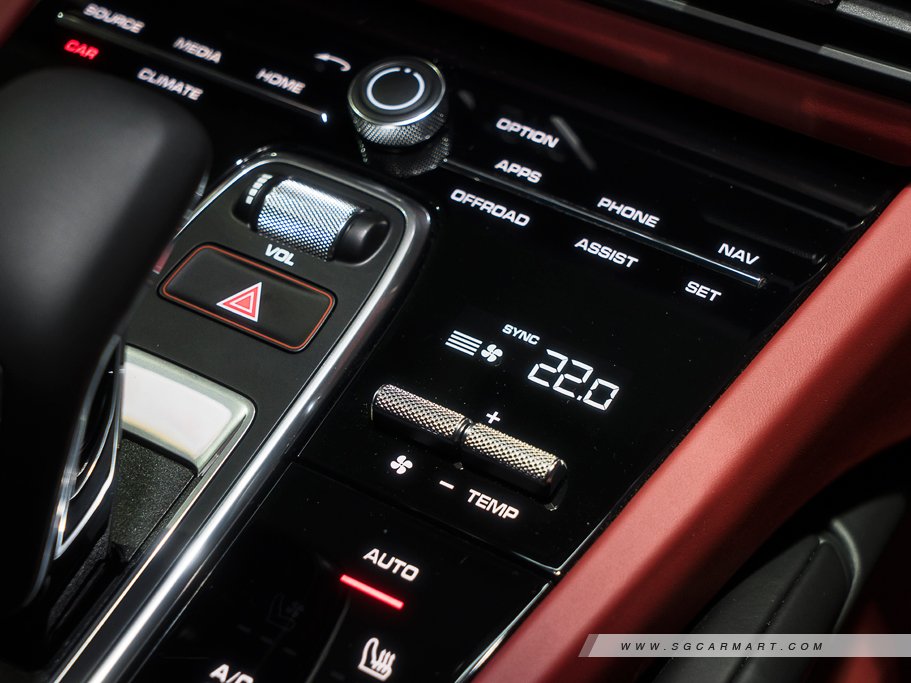 https://i.i-sgcm.com/new_cars/cars/12558/12558_g158
