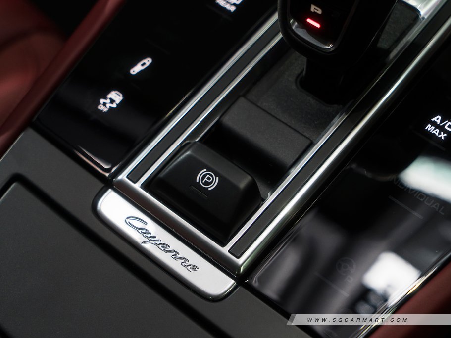 https://i.i-sgcm.com/new_cars/cars/12558/12558_g159