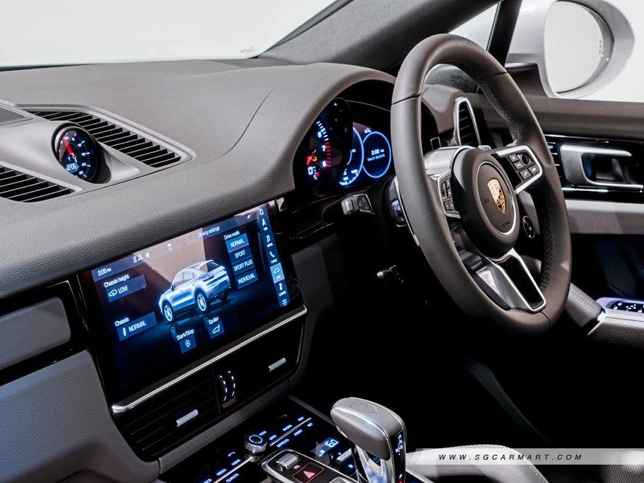 https://i.i-sgcm.com/new_cars/cars/12558/12558_g15