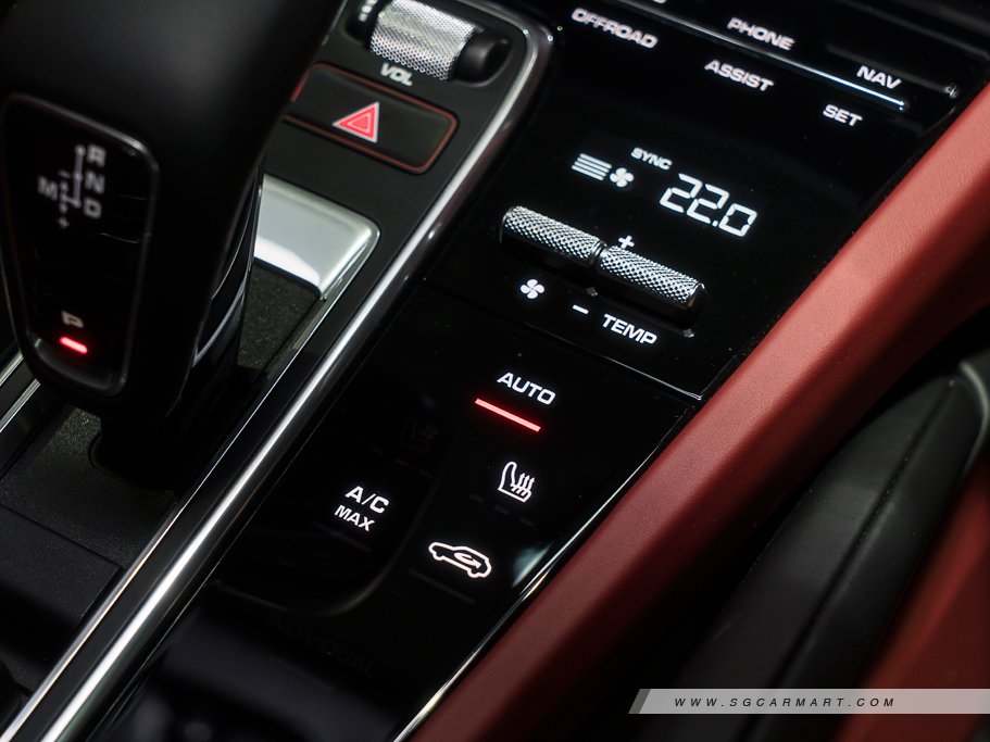 https://i.i-sgcm.com/new_cars/cars/12558/12558_g162