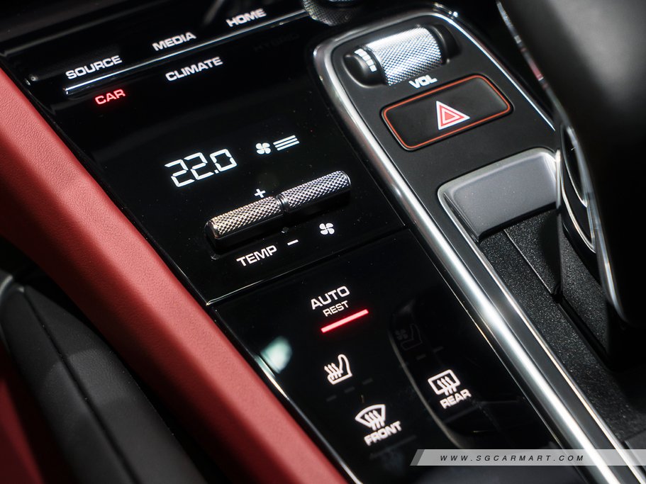 https://i.i-sgcm.com/new_cars/cars/12558/12558_g164