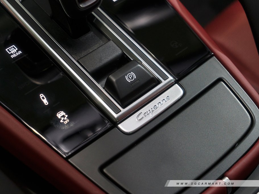 https://i.i-sgcm.com/new_cars/cars/12558/12558_g167
