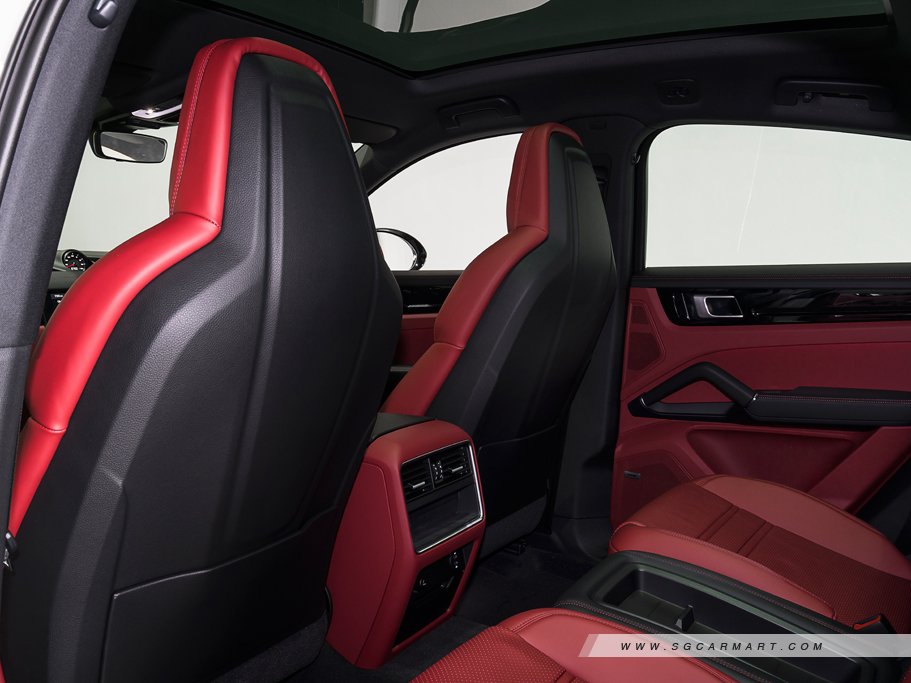 https://i.i-sgcm.com/new_cars/cars/12558/12558_g176