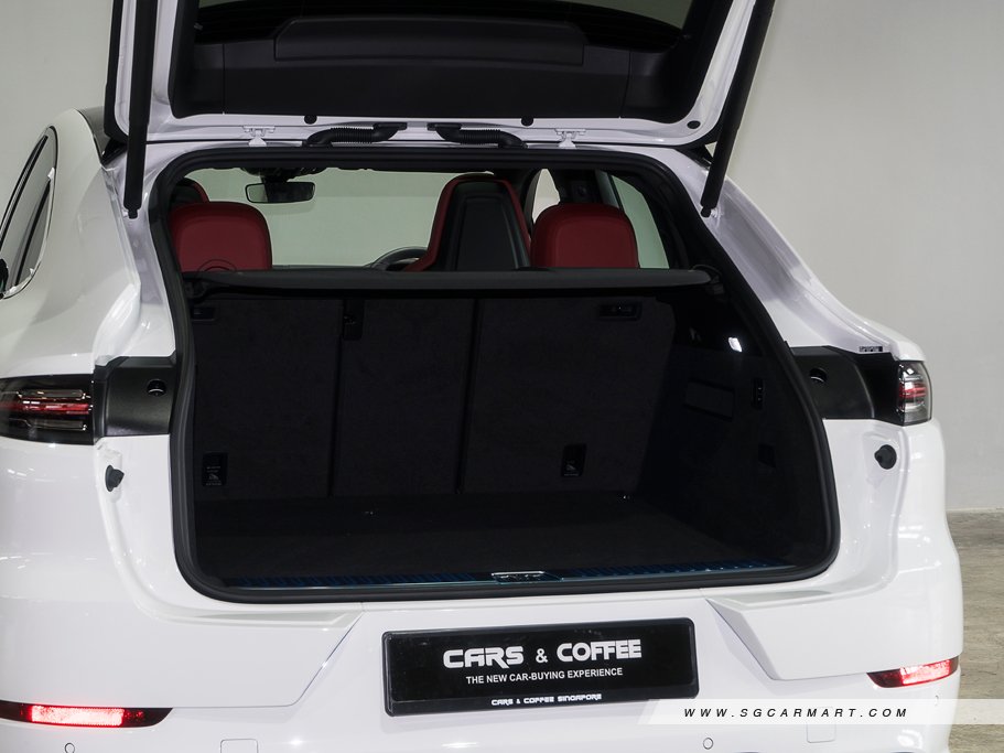 https://i.i-sgcm.com/new_cars/cars/12558/12558_g180