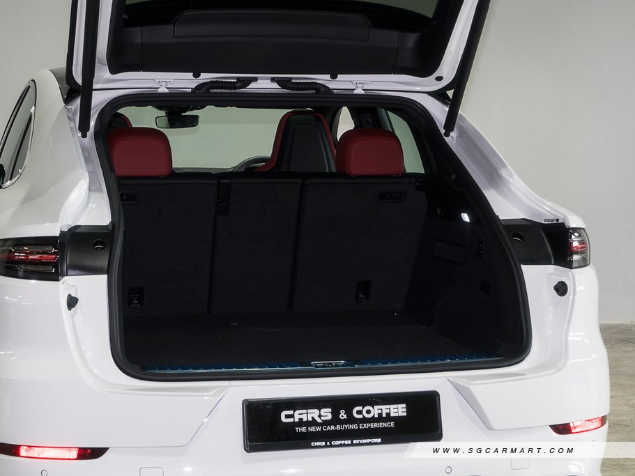 https://i.i-sgcm.com/new_cars/cars/12558/12558_g181