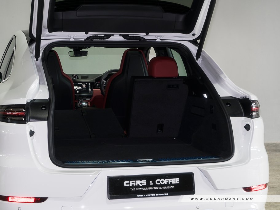 https://i.i-sgcm.com/new_cars/cars/12558/12558_g182