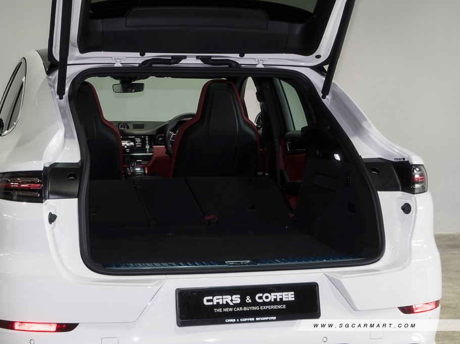 https://i.i-sgcm.com/new_cars/cars/12558/12558_g183