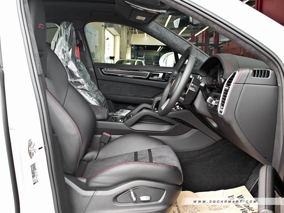 https://i.i-sgcm.com/new_cars/cars/12558/12558_g194