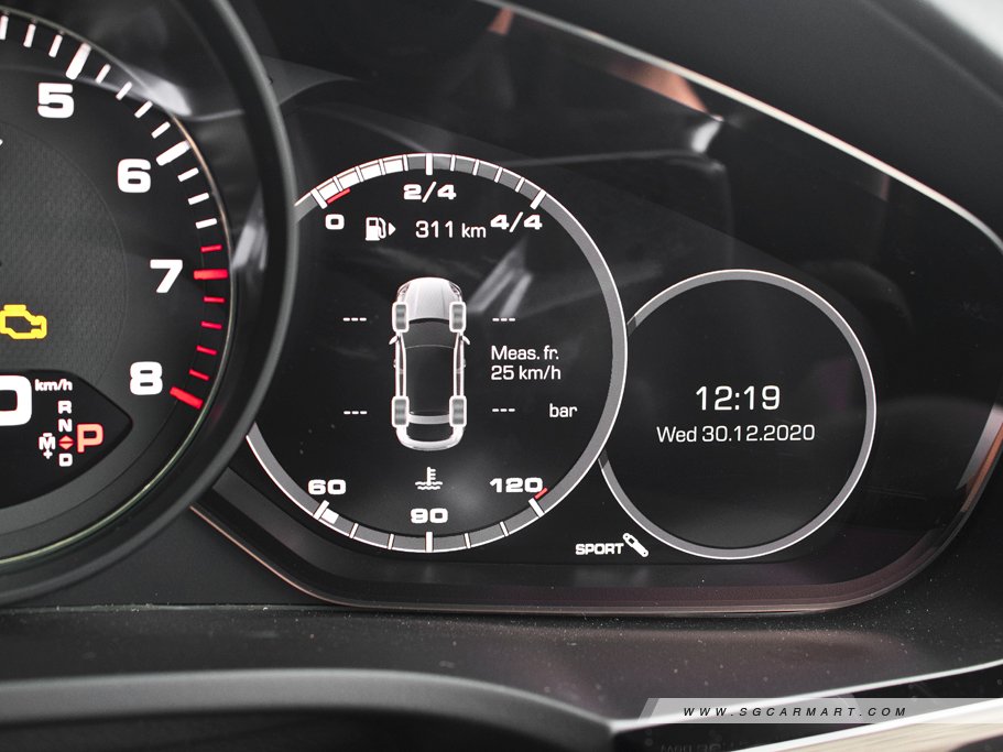 https://i.i-sgcm.com/new_cars/cars/12558/12558_g199