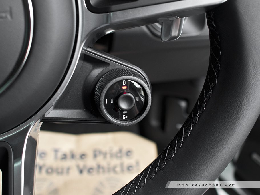 https://i.i-sgcm.com/new_cars/cars/12558/12558_g205