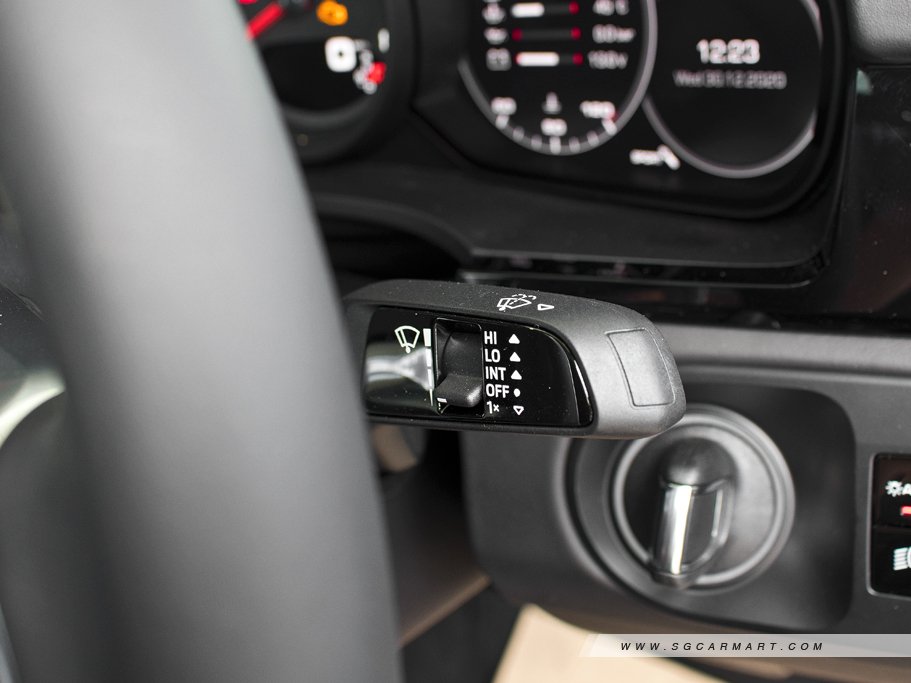 https://i.i-sgcm.com/new_cars/cars/12558/12558_g207