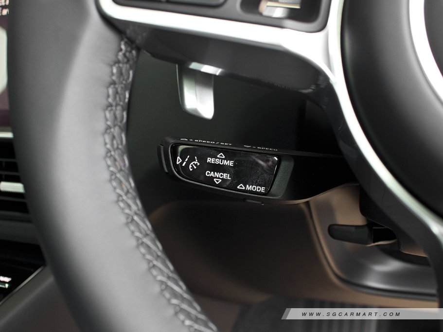 https://i.i-sgcm.com/new_cars/cars/12558/12558_g208