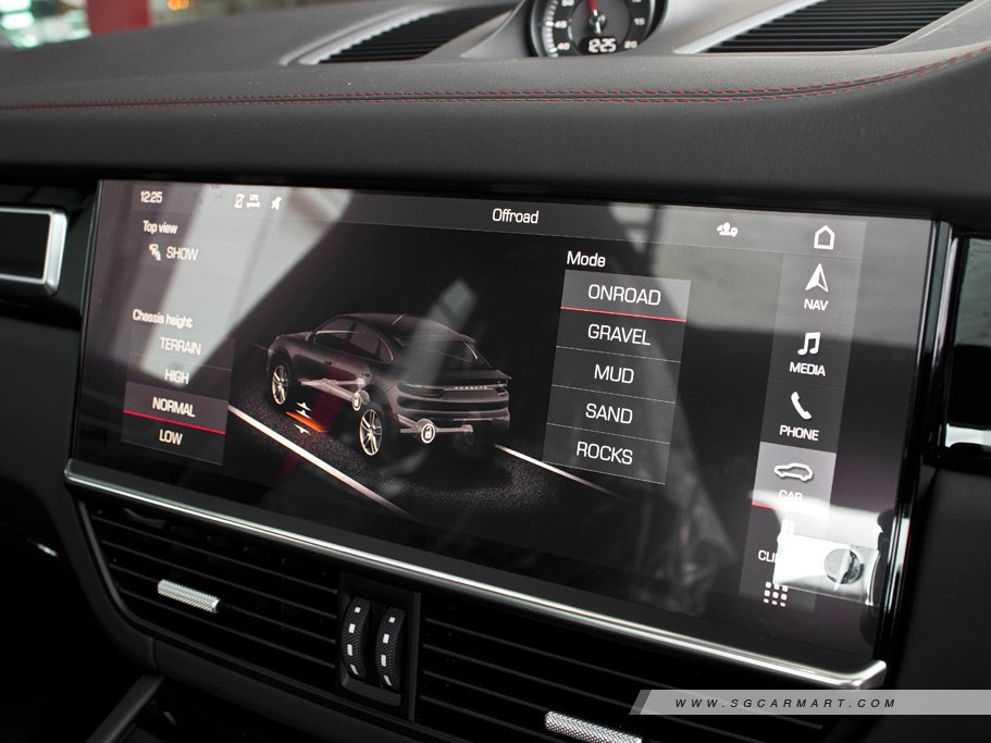 https://i.i-sgcm.com/new_cars/cars/12558/12558_g215