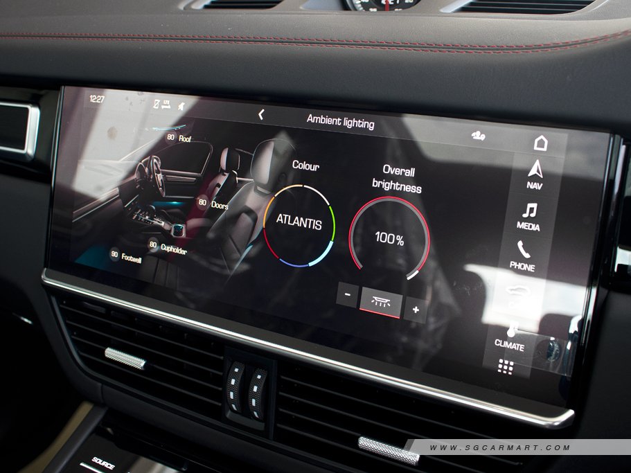 https://i.i-sgcm.com/new_cars/cars/12558/12558_g218
