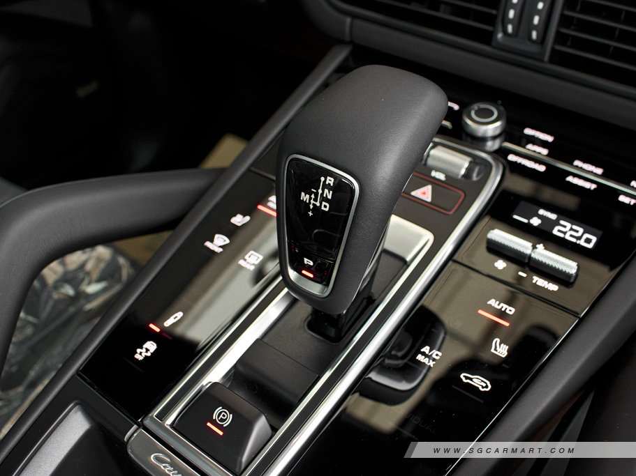 https://i.i-sgcm.com/new_cars/cars/12558/12558_g223