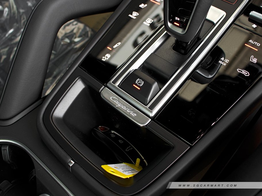 https://i.i-sgcm.com/new_cars/cars/12558/12558_g224