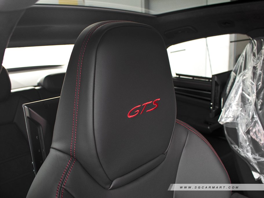 https://i.i-sgcm.com/new_cars/cars/12558/12558_g231