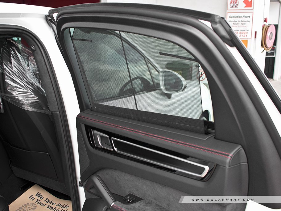 https://i.i-sgcm.com/new_cars/cars/12558/12558_g233