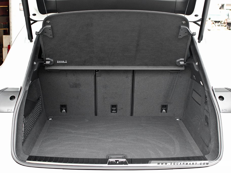 https://i.i-sgcm.com/new_cars/cars/12558/12558_g237