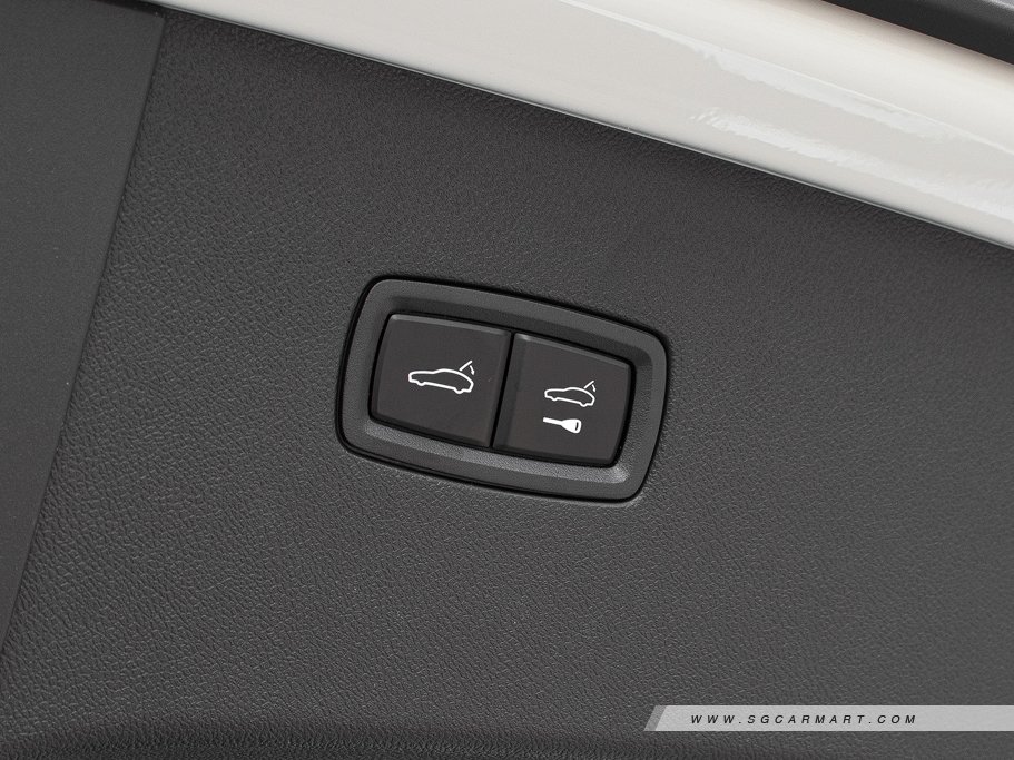 https://i.i-sgcm.com/new_cars/cars/12558/12558_g238