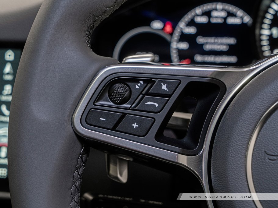https://i.i-sgcm.com/new_cars/cars/12558/12558_g23