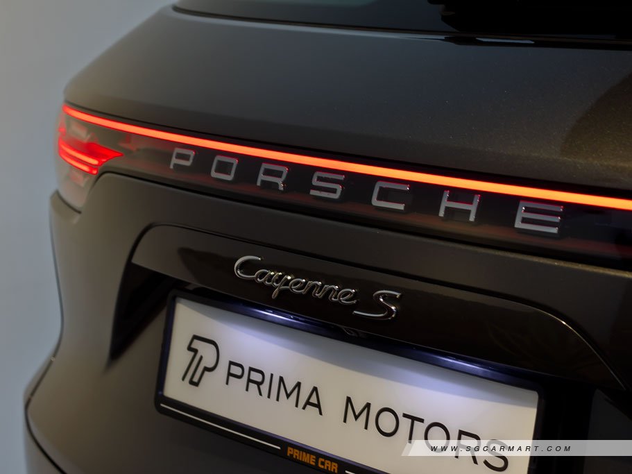 https://i.i-sgcm.com/new_cars/cars/12558/12558_g251