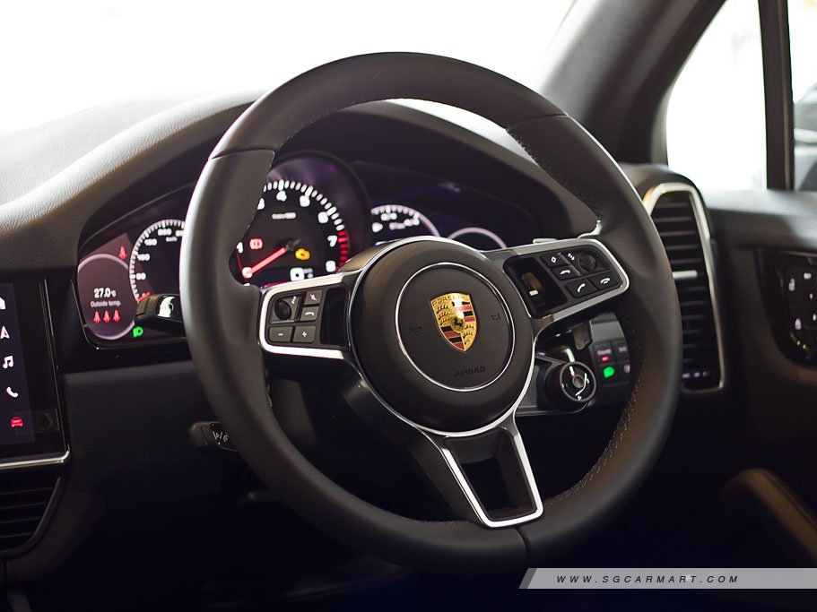 https://i.i-sgcm.com/new_cars/cars/12558/12558_g255