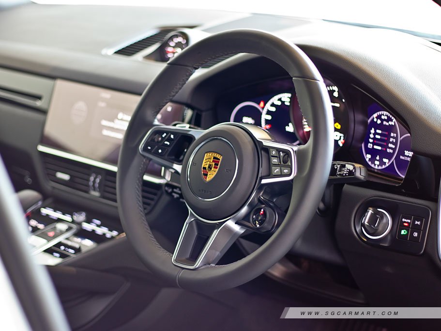 https://i.i-sgcm.com/new_cars/cars/12558/12558_g256
