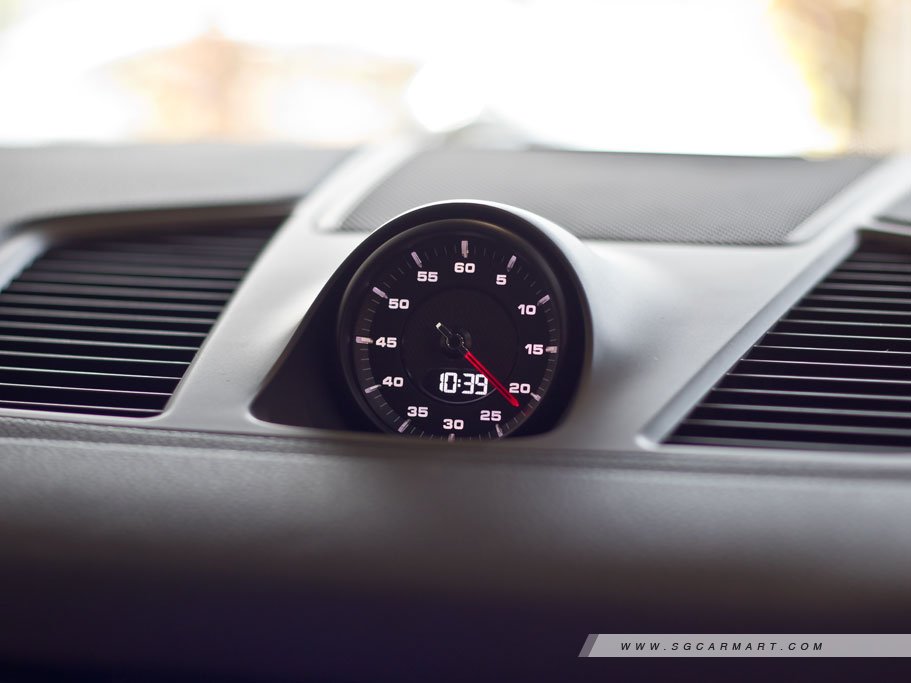 https://i.i-sgcm.com/new_cars/cars/12558/12558_g262