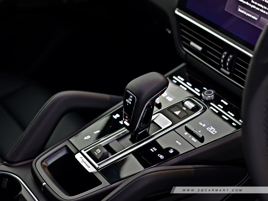 https://i.i-sgcm.com/new_cars/cars/12558/12558_g265