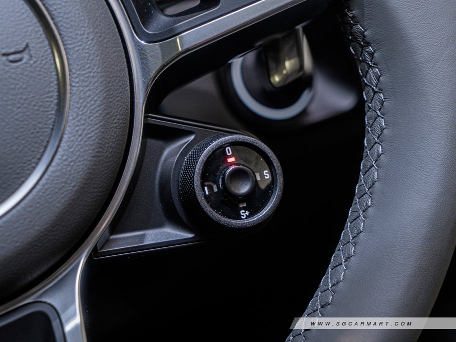 https://i.i-sgcm.com/new_cars/cars/12558/12558_g26