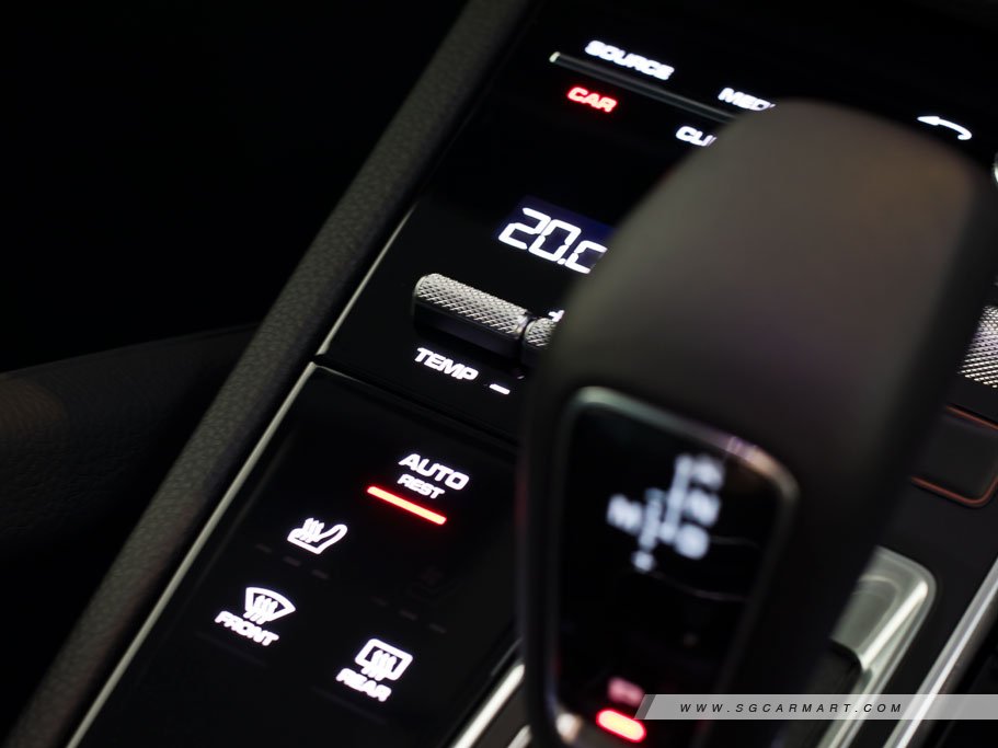 https://i.i-sgcm.com/new_cars/cars/12558/12558_g270