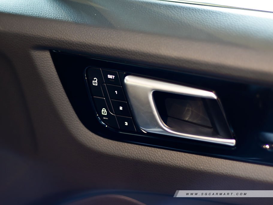 https://i.i-sgcm.com/new_cars/cars/12558/12558_g277