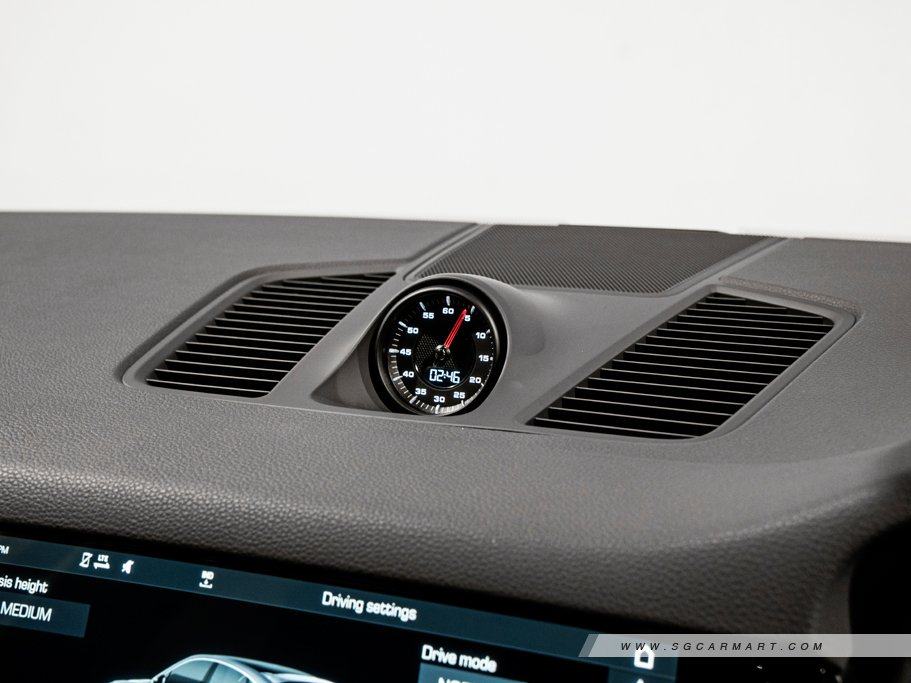 https://i.i-sgcm.com/new_cars/cars/12558/12558_g27