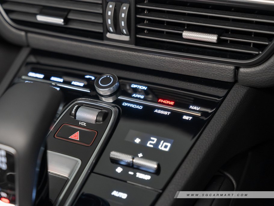 https://i.i-sgcm.com/new_cars/cars/12558/12558_g295