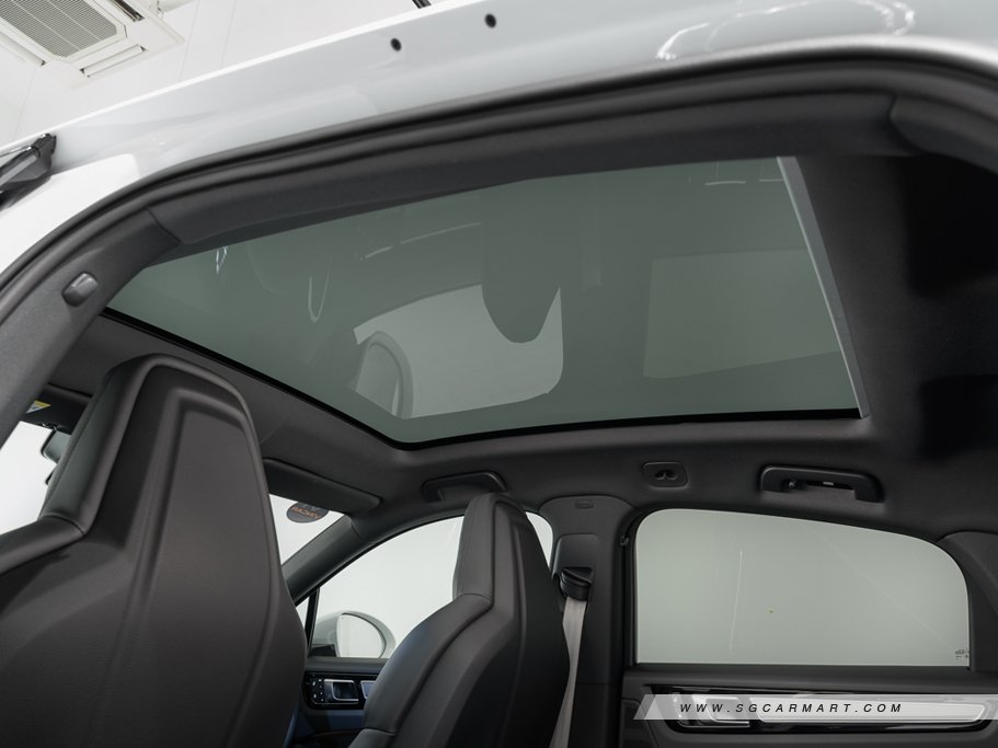 https://i.i-sgcm.com/new_cars/cars/12558/12558_g302