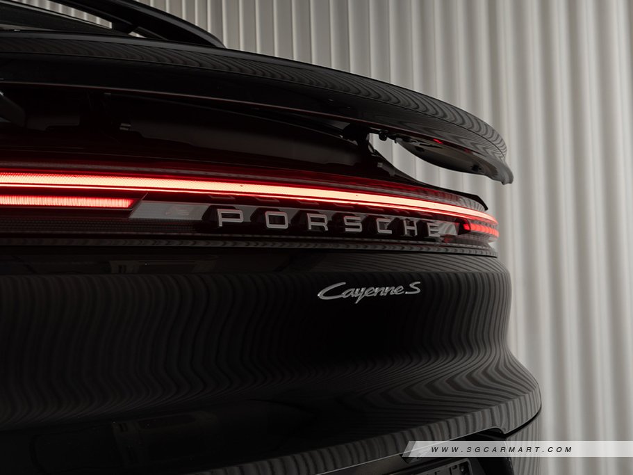 https://i.i-sgcm.com/new_cars/cars/12558/12558_g309
