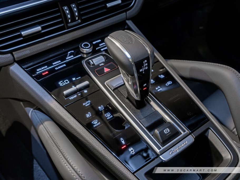 https://i.i-sgcm.com/new_cars/cars/12558/12558_g30