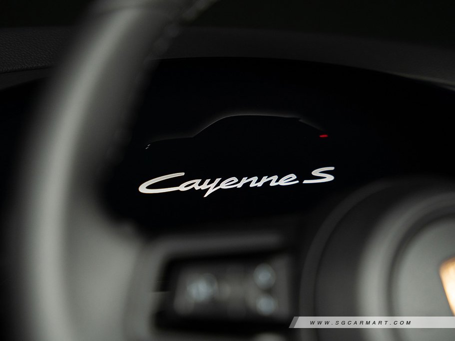 https://i.i-sgcm.com/new_cars/cars/12558/12558_g316