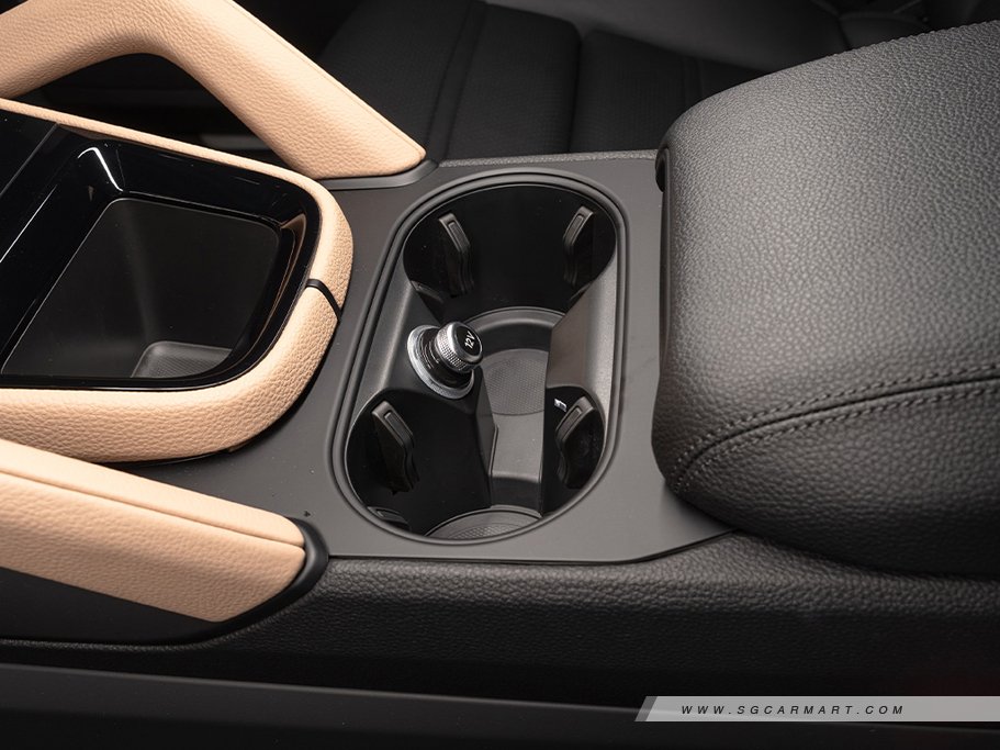 https://i.i-sgcm.com/new_cars/cars/12558/12558_g319