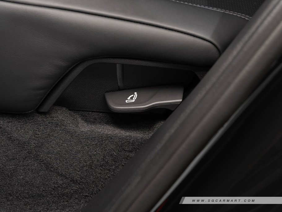 https://i.i-sgcm.com/new_cars/cars/12558/12558_g321