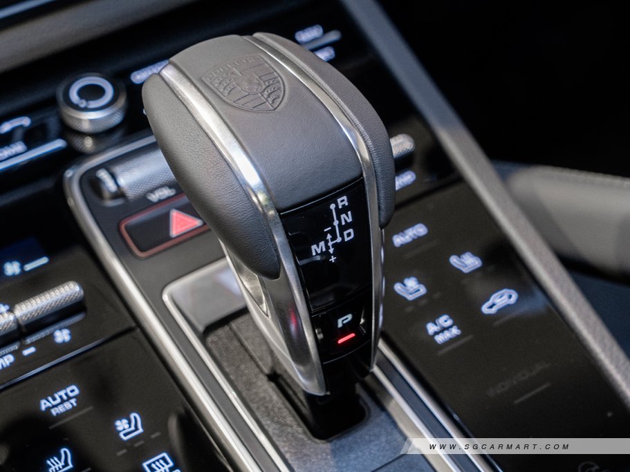 https://i.i-sgcm.com/new_cars/cars/12558/12558_g32