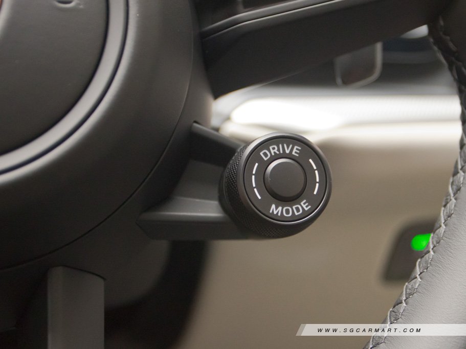 https://i.i-sgcm.com/new_cars/cars/12558/12558_g338