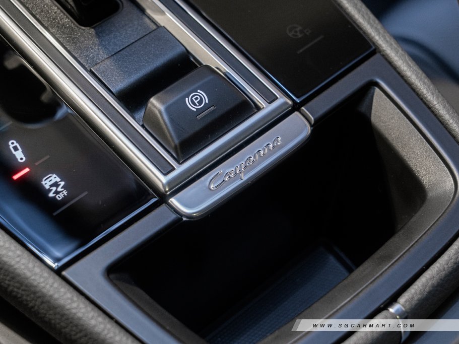 https://i.i-sgcm.com/new_cars/cars/12558/12558_g34